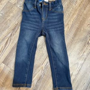 Toddler Girl 2T Jeans.